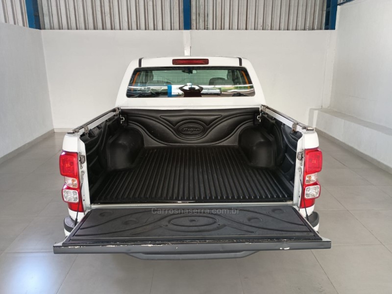 S10 2.4 MPFI ADVANTAGE 4X2 CD 8V FLEX 4P MANUAL - 2016 - VACARIA