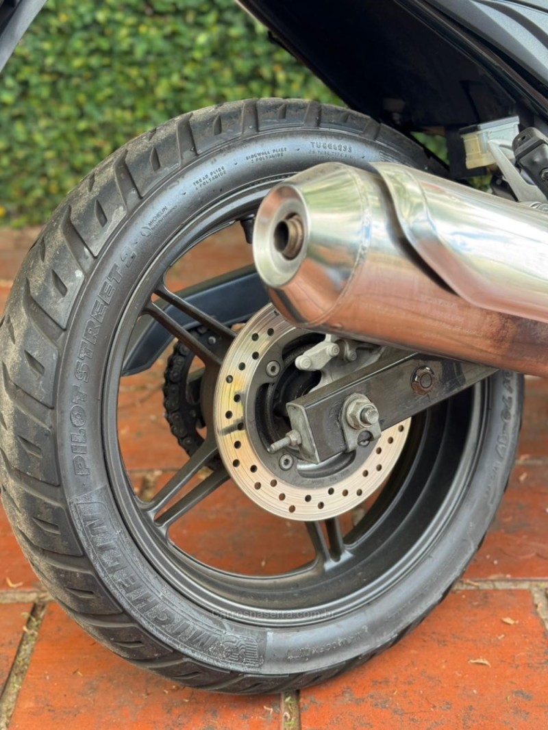 CB 300R  - 2014 - LAJEADO