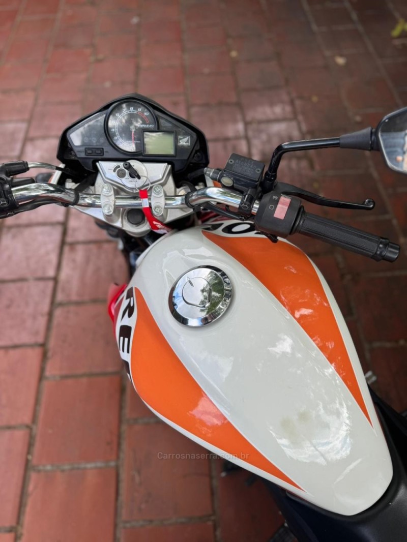 CB 300R  - 2014 - LAJEADO