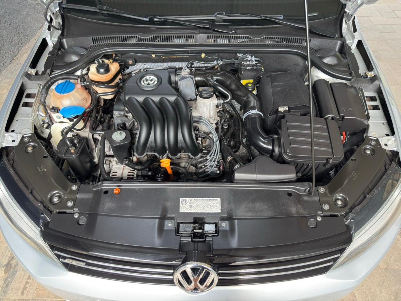 JETTA 2.0 COMFORTLINE FLEX 4P TIPTRONIC - 2012 - FARROUPILHA