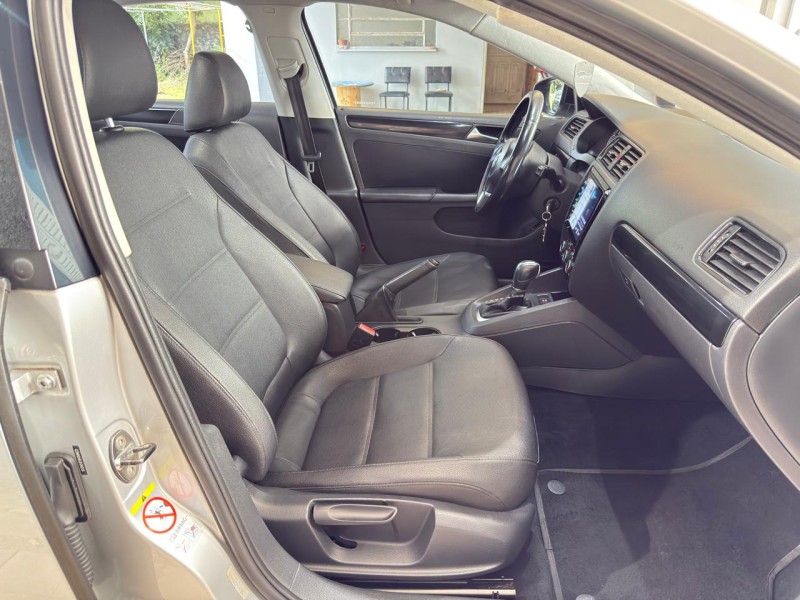 JETTA 2.0 COMFORTLINE FLEX 4P TIPTRONIC - 2012 - FARROUPILHA