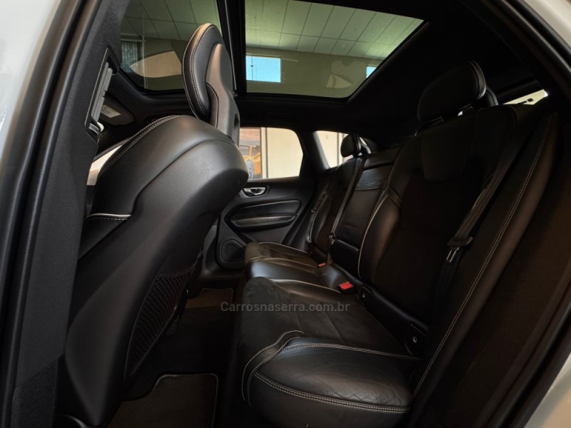 XC60 2.0 T5 R DESIGN TURBO GASOLINA 4P AUTOMÁTICO - 2018 - CAMPO BOM