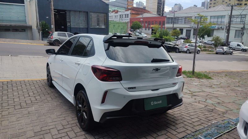 ONIX 1.0 HATCH RS 12V TURBO 4P AUTOMÁTICO - 2022 - CAXIAS DO SUL