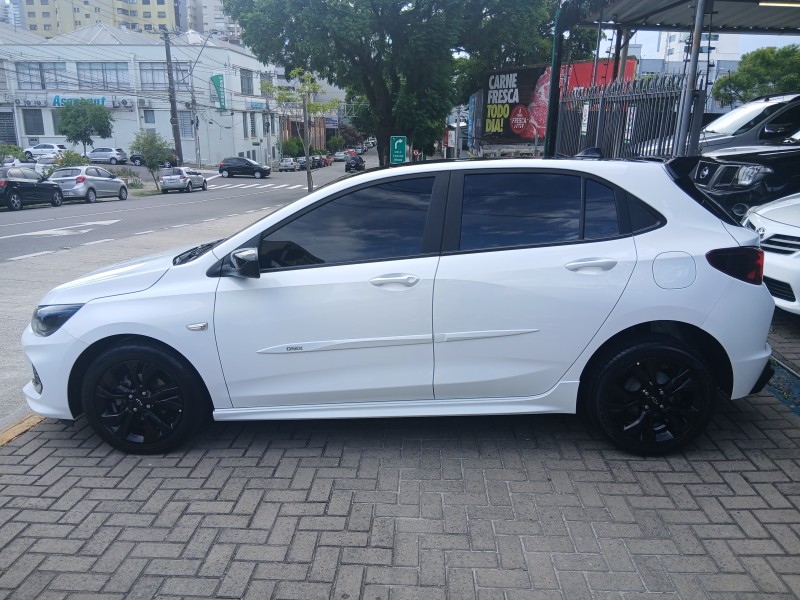 ONIX 1.0 HATCH RS 12V TURBO 4P AUTOMÁTICO - 2022 - CAXIAS DO SUL