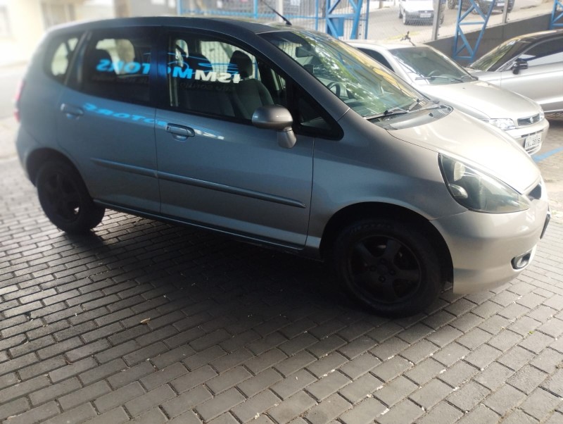 FIT 1.4 LX 8V GASOLINA 4P AUTOMÁTICO - 2006 - CAXIAS DO SUL