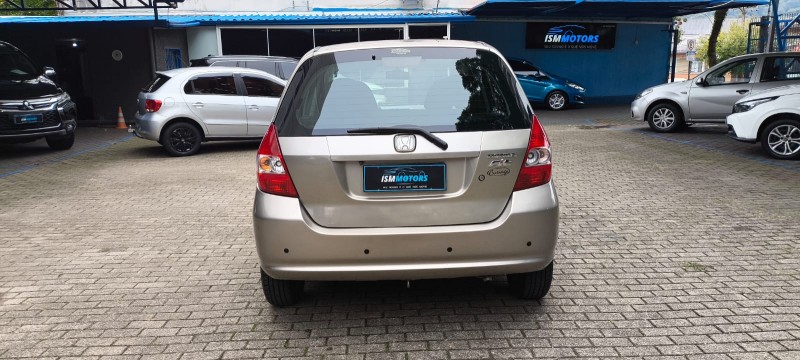 FIT 1.4 LX 8V GASOLINA 4P AUTOMÁTICO - 2006 - CAXIAS DO SUL