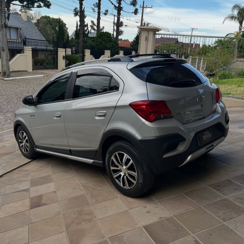 ONIX 1.4 MPFI ACTIV 8V FLEX 4P AUTOMÁTICO - 2017 - NOVA PETRóPOLIS