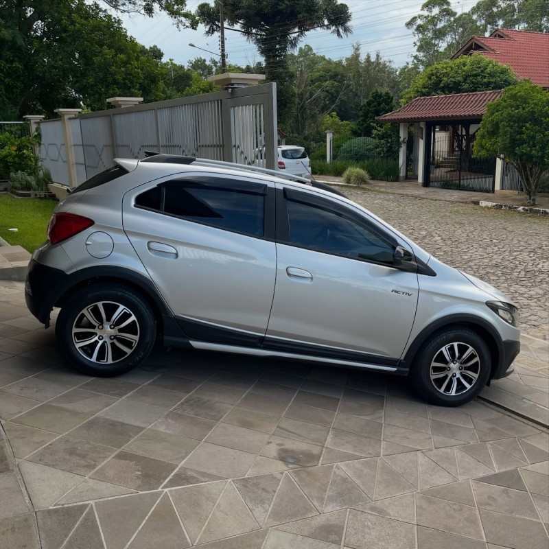 ONIX 1.4 MPFI ACTIV 8V FLEX 4P AUTOMÁTICO - 2017 - NOVA PETRóPOLIS