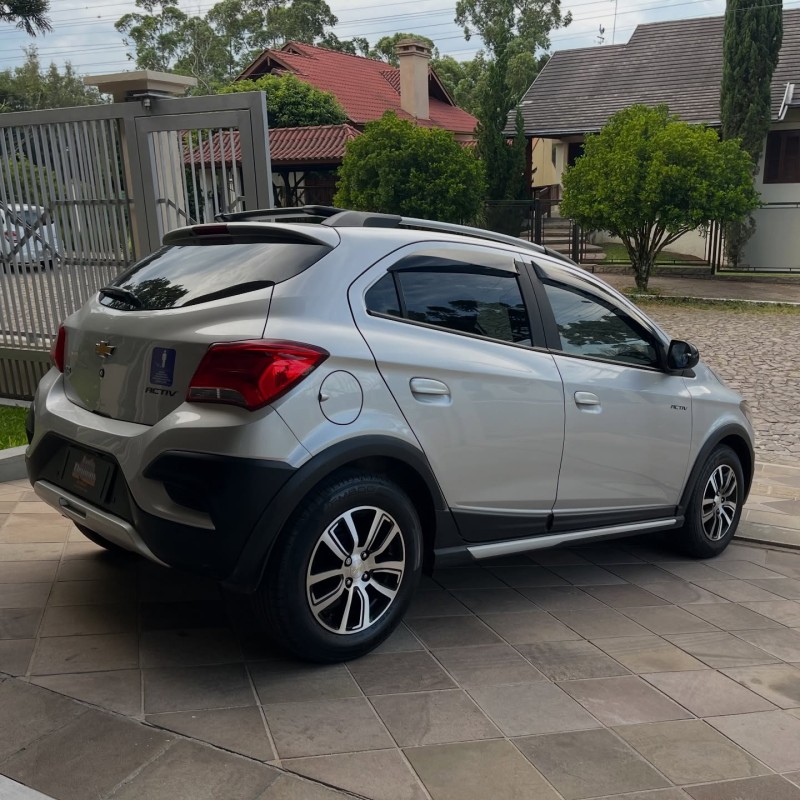 ONIX 1.4 MPFI ACTIV 8V FLEX 4P AUTOMÁTICO - 2017 - NOVA PETRóPOLIS