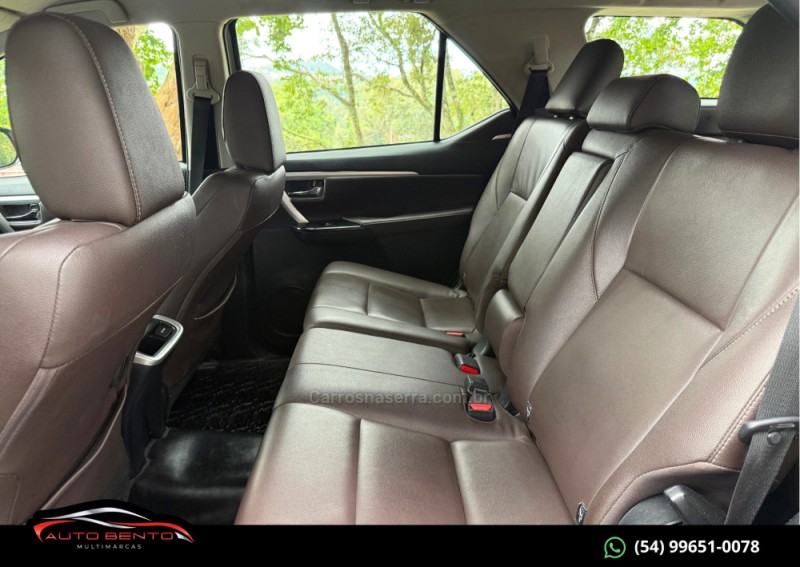 HILUX SW4 2.8 SRX 4X4 7 LUGARES 16V TURBO INTERCOOLER DIESEL 4P AUTOMÁTICO - 2019 - BENTO GONçALVES