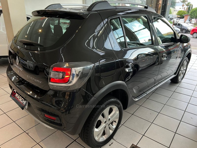 SANDERO 1.6 STEPWAY 8V FLEX 4P MANUAL - 2015 - CAXIAS DO SUL