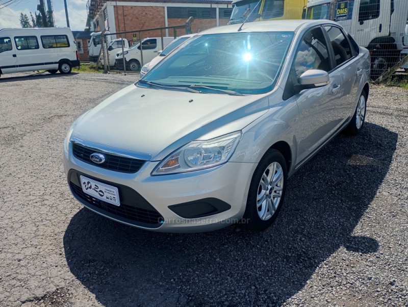 FOCUS 2.0 GLX SEDAN 16V FLEX 4P MANUAL - 2009 - FARROUPILHA