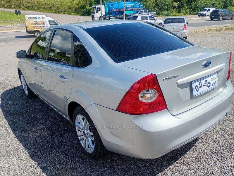 FOCUS 2.0 GLX SEDAN 16V FLEX 4P MANUAL - 2009 - FARROUPILHA