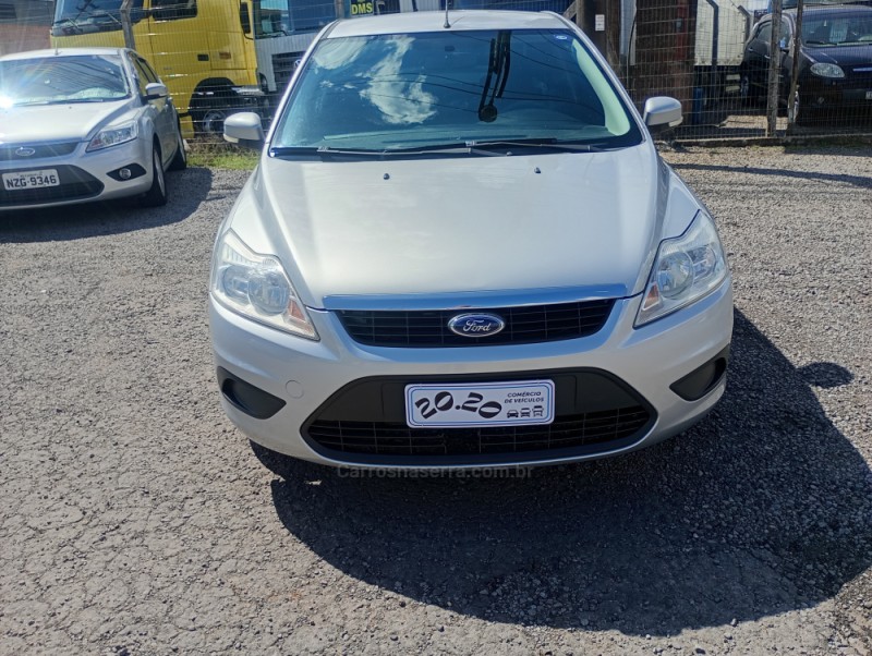 FOCUS 2.0 GLX SEDAN 16V FLEX 4P MANUAL - 2009 - FARROUPILHA