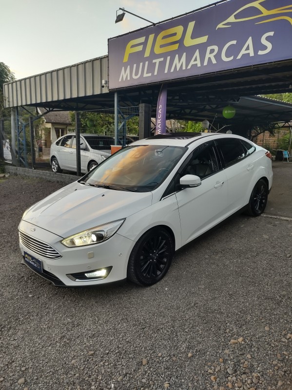 focus 2.0 titanium plus sedan 16v flex 4p automatico 2016 vale real