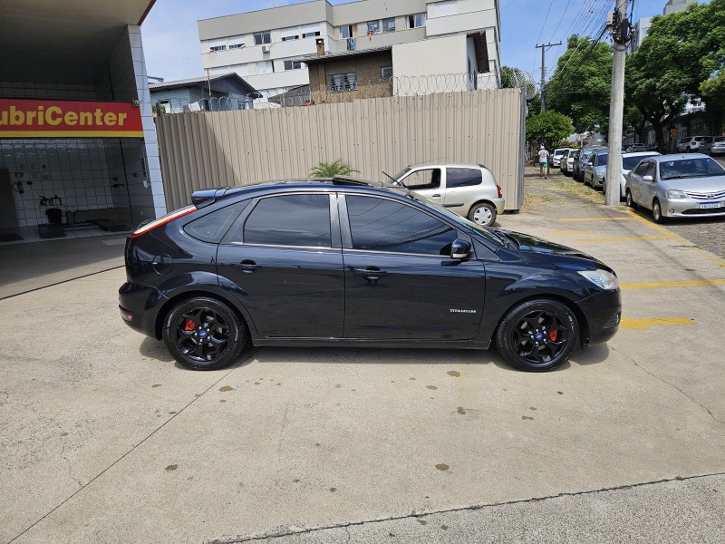 FOCUS 2.0 TITANIUM HATCH 16V FLEX 4P AUTOMÁTICO - 2013 - CAXIAS DO SUL