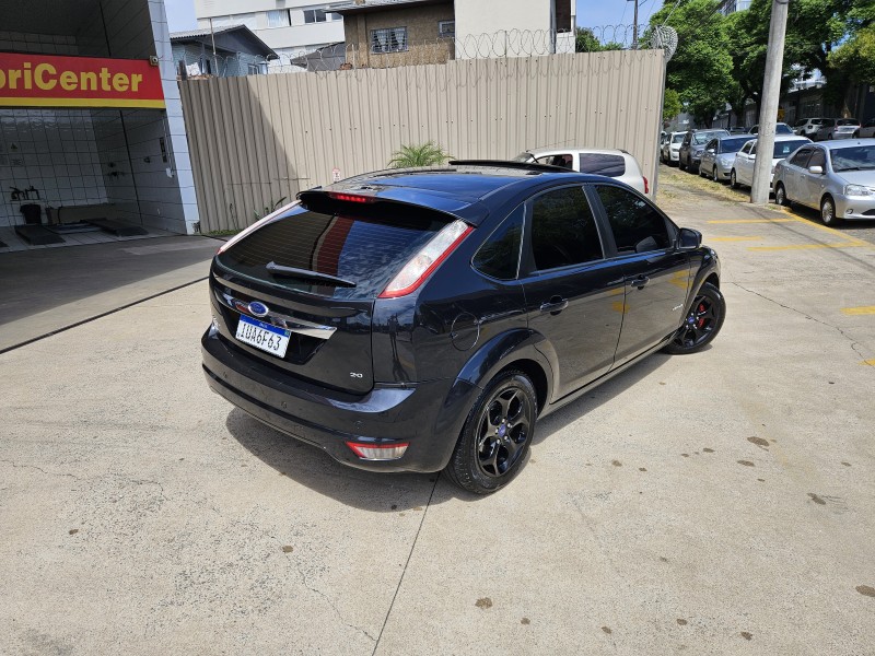 FOCUS 2.0 TITANIUM HATCH 16V FLEX 4P AUTOMÁTICO - 2013 - CAXIAS DO SUL