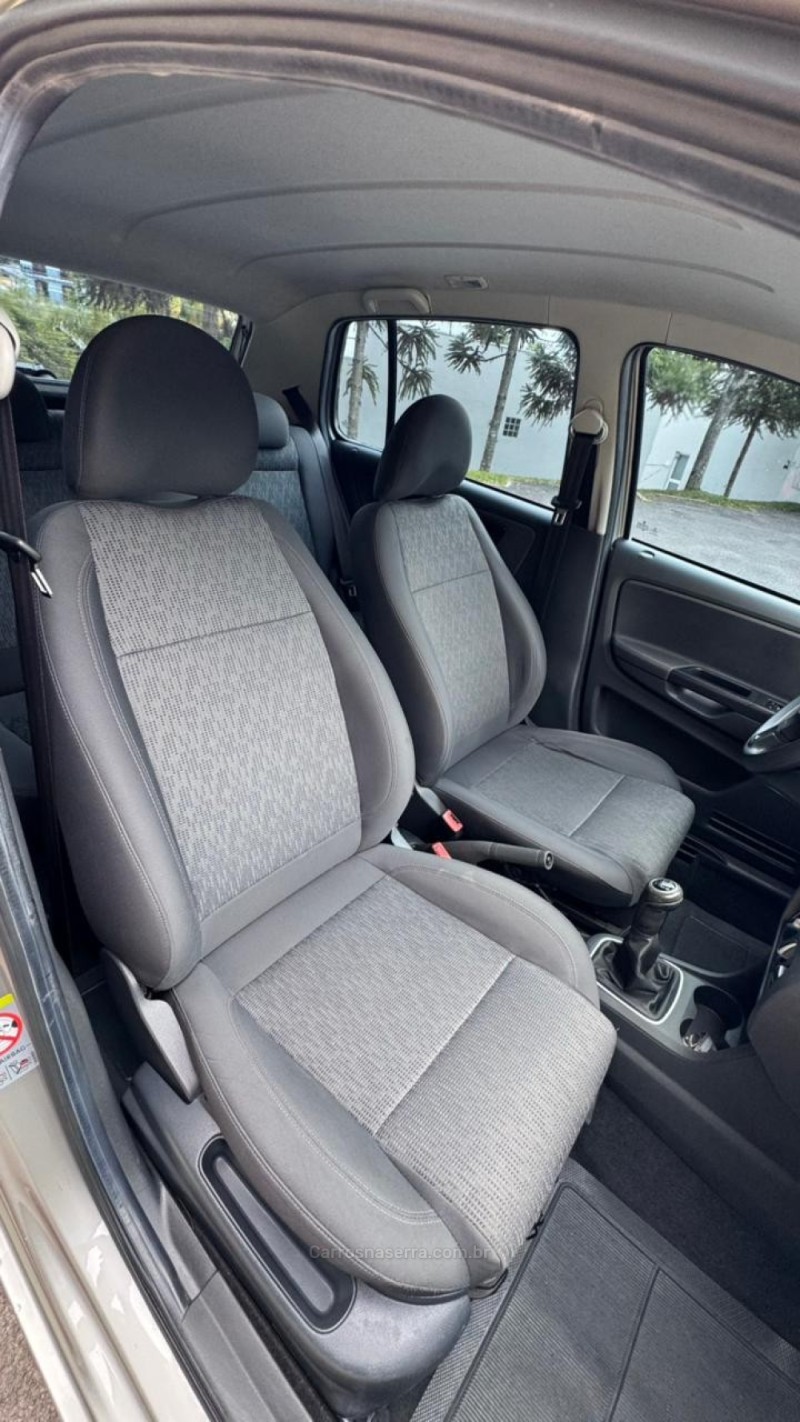 FOX 1.6 MI ROUTE 8V FLEX 4P MANUAL - 2014 - FARROUPILHA