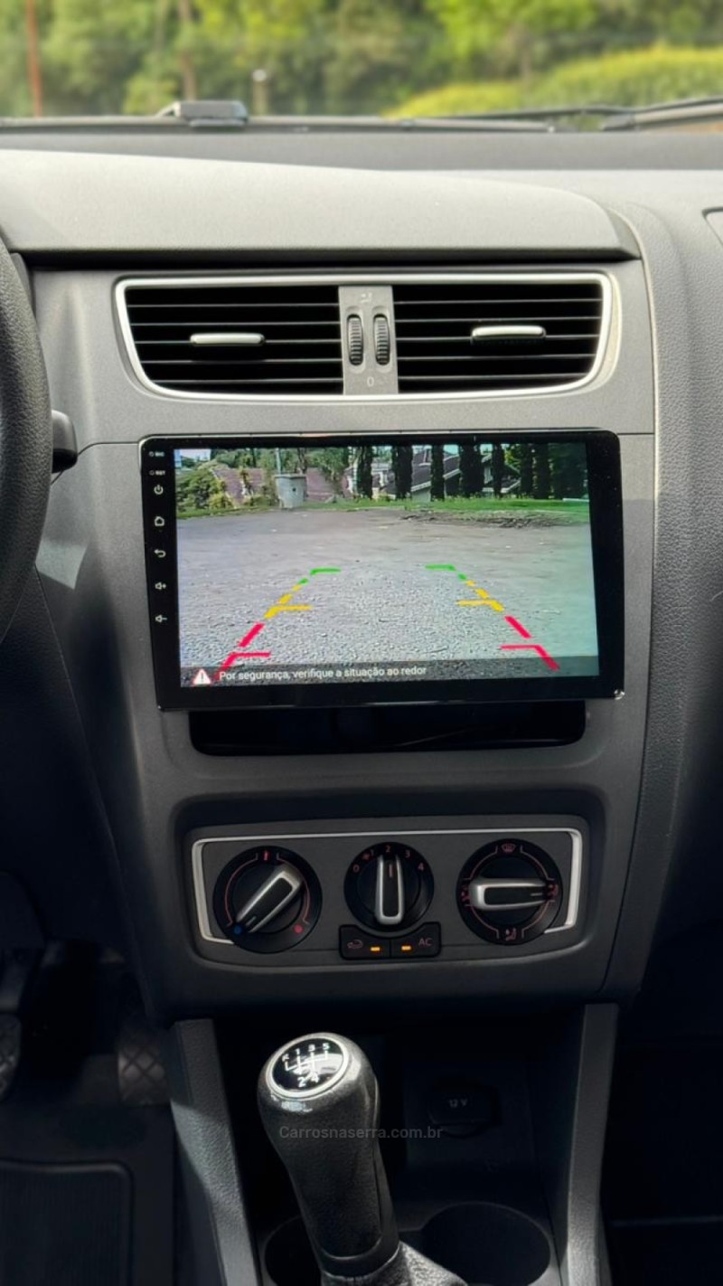 FOX 1.6 MI ROUTE 8V FLEX 4P MANUAL - 2014 - FARROUPILHA