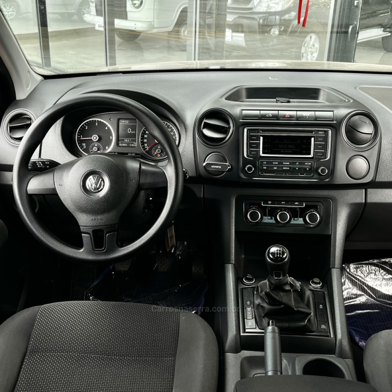 AMAROK 2.0 TRENDLINE 4X4 CD 16V TURBO INTERCOOLER DIESEL 4P MANUAL - 2014 - VACARIA