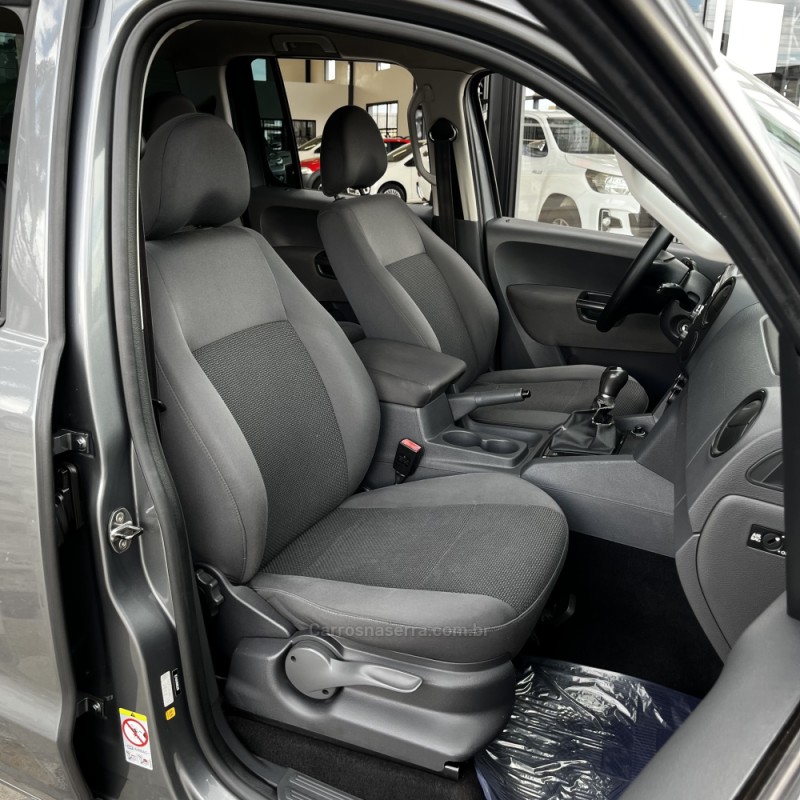 AMAROK 2.0 TRENDLINE 4X4 CD 16V TURBO INTERCOOLER DIESEL 4P MANUAL - 2014 - VACARIA