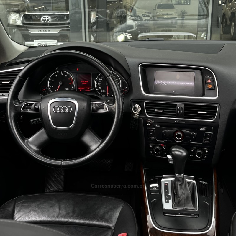 Q5 2.0 TSFI QUATTRO S TRONIC 16V GASOLINA 4P AUTOMÁTICO - 2012 - VACARIA