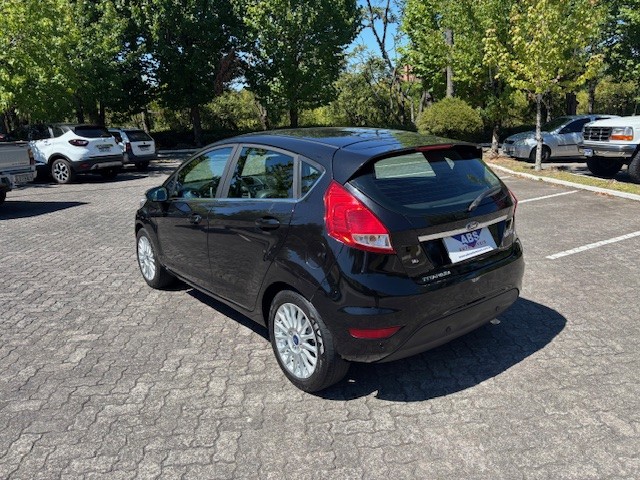 FIESTA 1.6 TITANIUM HATCH 16V FLEX 4P AUTOMÁTICO - 2017 - CAXIAS DO SUL