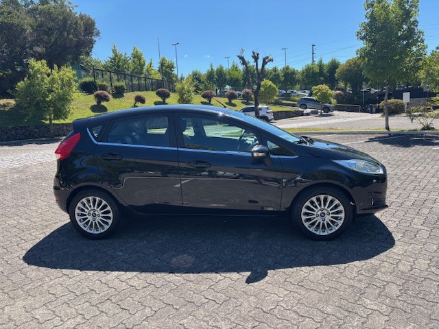 FIESTA 1.6 TITANIUM HATCH 16V FLEX 4P AUTOMÁTICO - 2017 - CAXIAS DO SUL