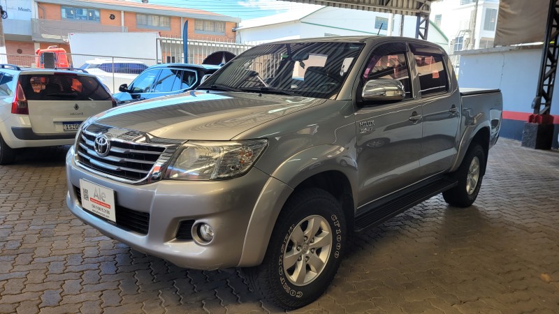 hilux 2.7 srv 4x4 cd 16v flex 4p automatico 2015 garibaldi