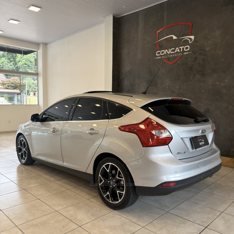 FOCUS 2.0 TITANIUM PLUS 16V FLEX 4P AUTOMÁTICO - 2014 - FARROUPILHA