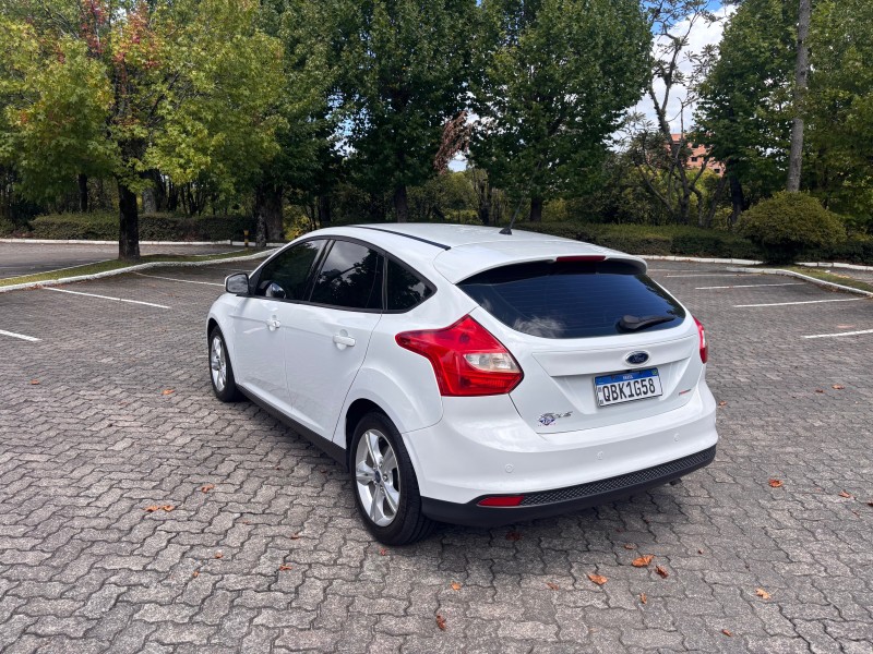 FOCUS 1.6 SE 16V FLEX 4P AUTOMÁTICO - 2014 - CAXIAS DO SUL