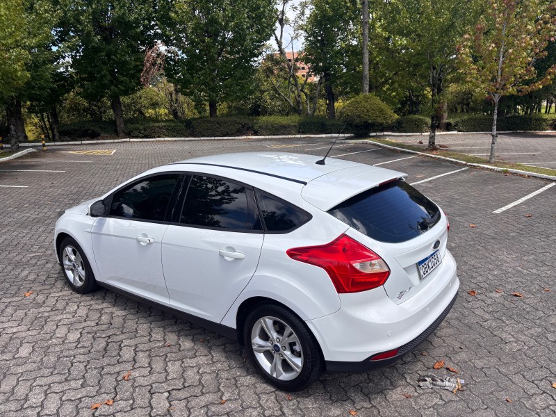 FOCUS 1.6 SE 16V FLEX 4P AUTOMÁTICO - 2014 - CAXIAS DO SUL