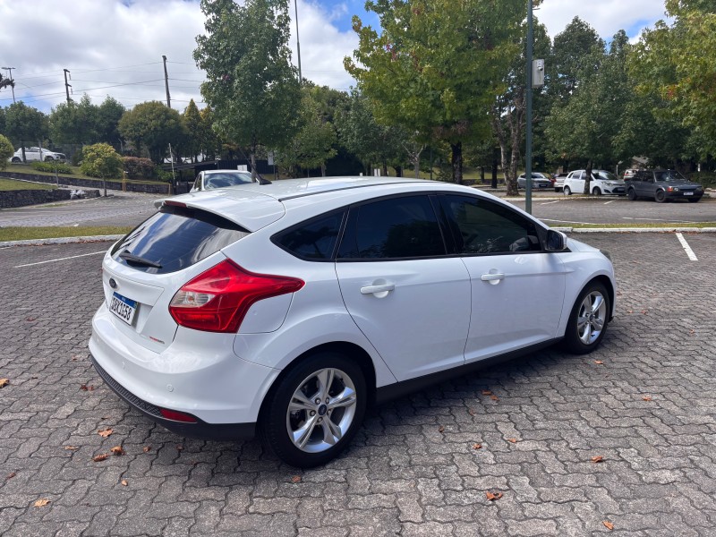 FOCUS 1.6 SE 16V FLEX 4P AUTOMÁTICO - 2014 - CAXIAS DO SUL