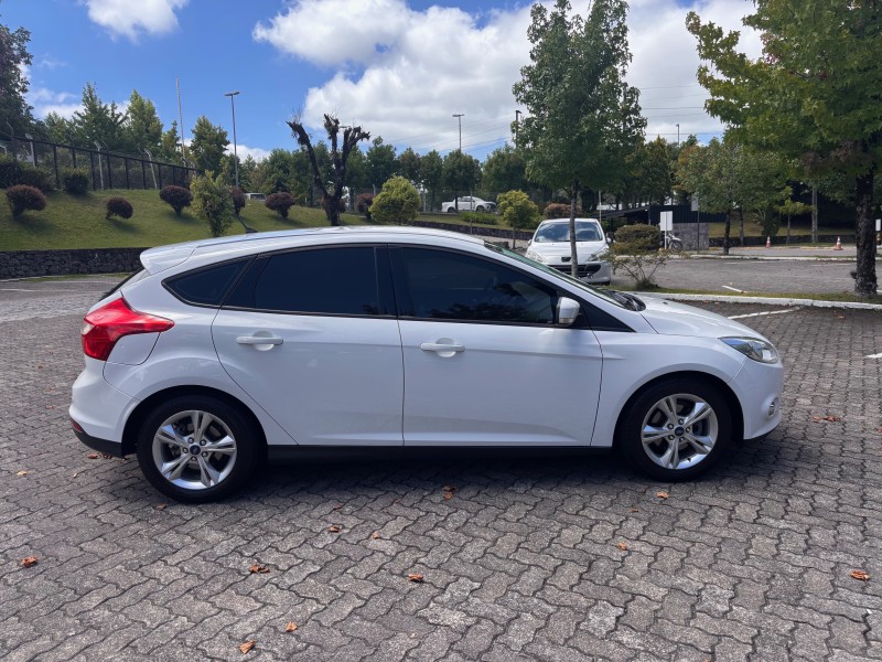 FOCUS 1.6 SE 16V FLEX 4P AUTOMÁTICO - 2014 - CAXIAS DO SUL