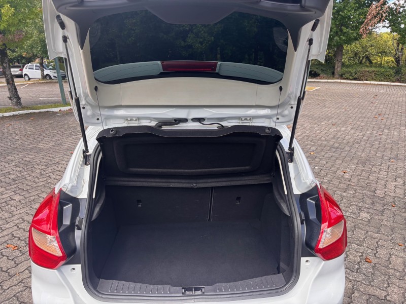 FOCUS 1.6 SE 16V FLEX 4P AUTOMÁTICO - 2014 - CAXIAS DO SUL