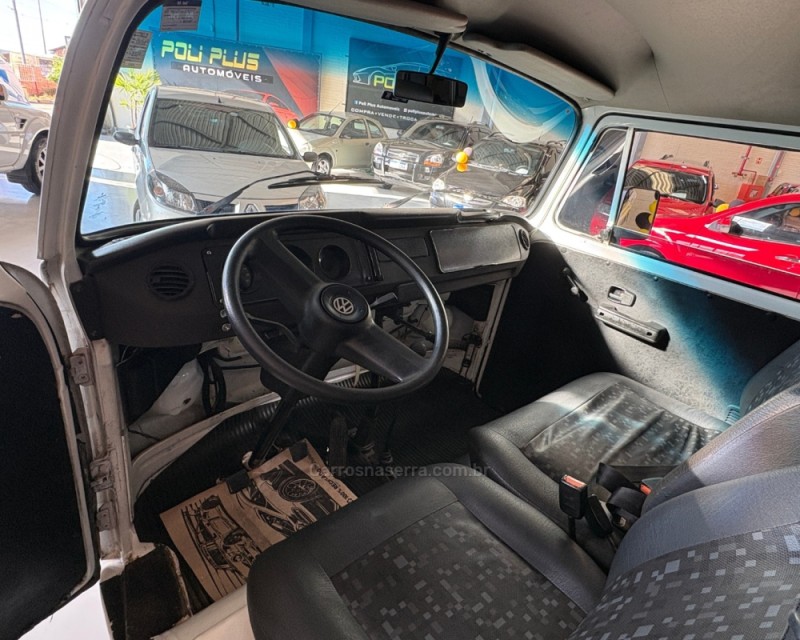 KOMBI 1.6 MI STD 8V GASOLINA 3P MANUAL - 2000 - CAXIAS DO SUL