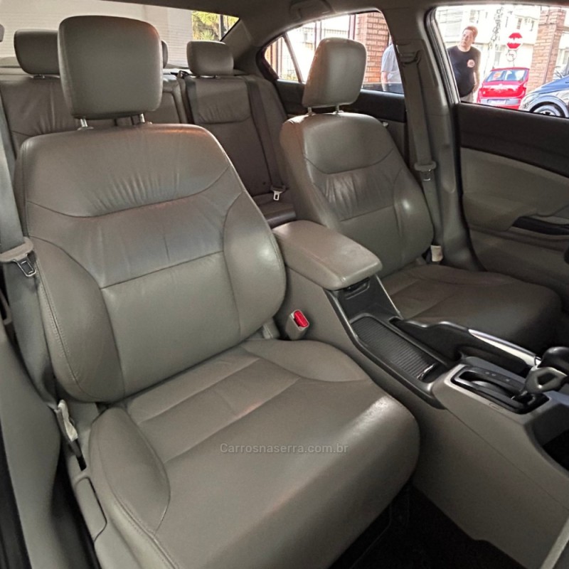 CIVIC 2.0 LXR 16V FLEX 4P AUTOMÁTICO - 2014 - VACARIA