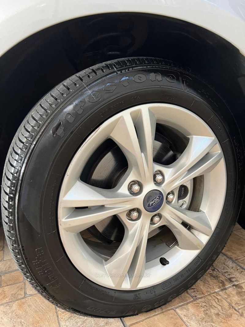 FOCUS 1.6 SE 16V FLEX 4P MANUAL - 2015 - BENTO GONçALVES