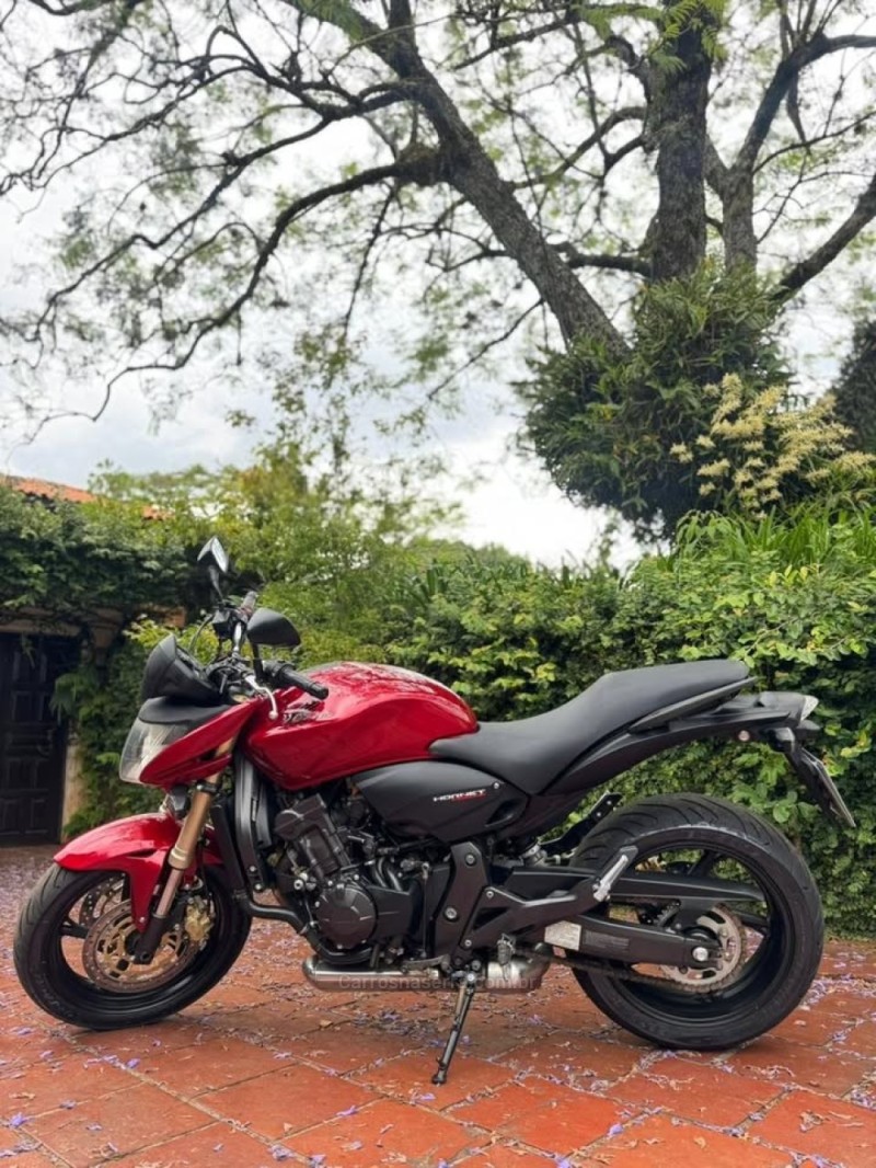 CB 600F HORNET - 2011 - LAJEADO