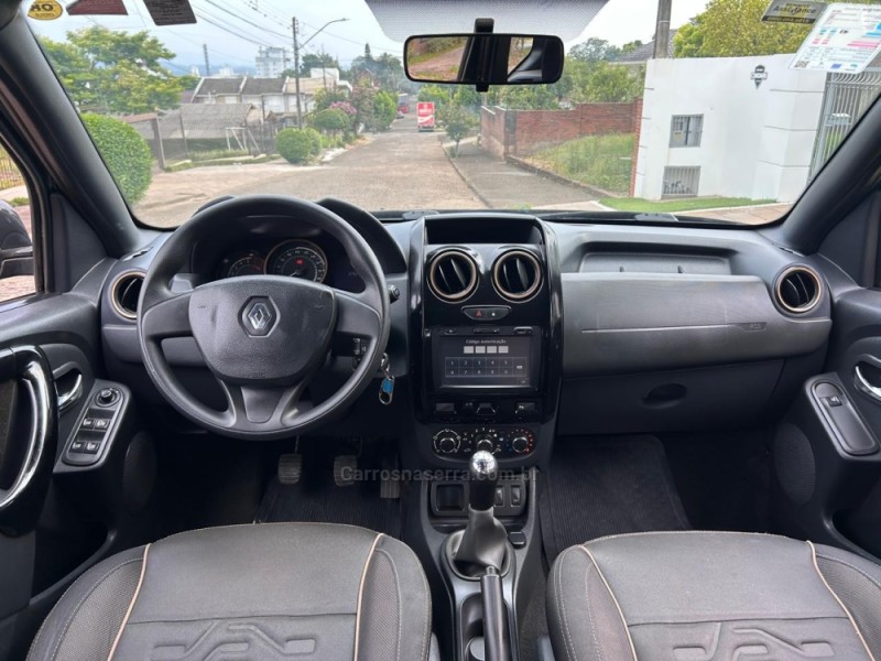 DUSTER 1.6 DYNAMIQUE 4X2 16V FLEX 4P MANUAL - 2016 - VENâNCIO AIRES