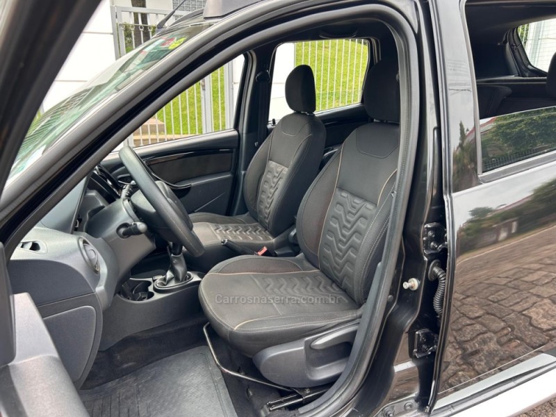 DUSTER 1.6 DYNAMIQUE 4X2 16V FLEX 4P MANUAL - 2016 - VENâNCIO AIRES