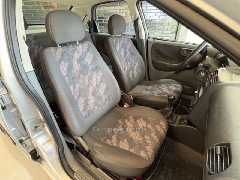 CORSA 1.0 MPFI 8V GASOLINA 4P MANUAL - 2004 - CAXIAS DO SUL