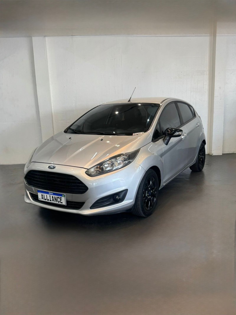 fiesta 1.6 se hatch 16v flex 4p manual 2015 caxias do sul