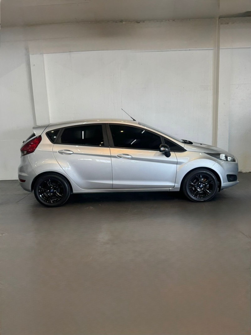 FIESTA 1.6 SE HATCH 16V FLEX 4P MANUAL - 2015 - CAXIAS DO SUL