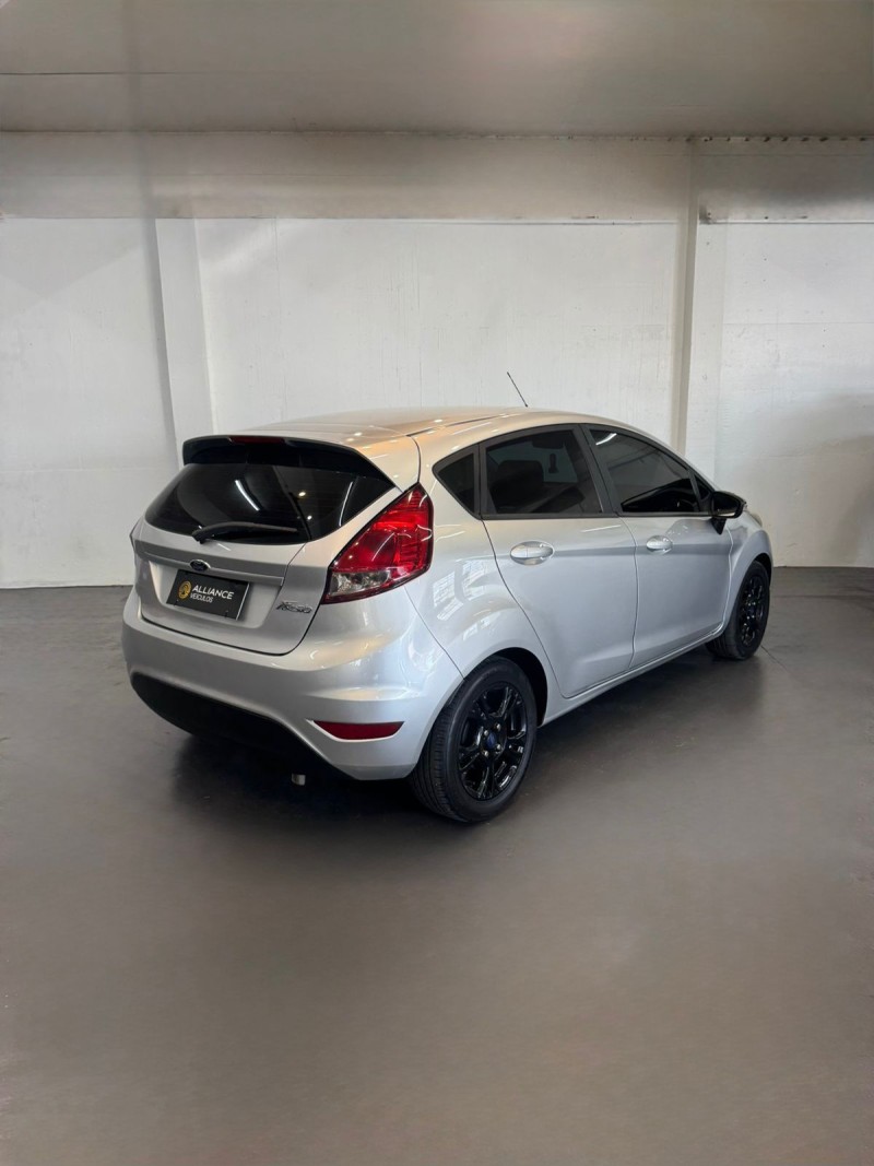 FIESTA 1.6 SE HATCH 16V FLEX 4P MANUAL - 2015 - CAXIAS DO SUL