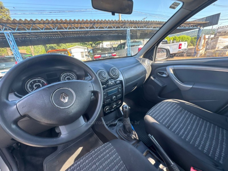 SANDERO 1.0 EXPRESSION 16V FLEX 4P MANUAL - 2014 - IGREJINHA