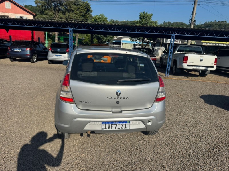 SANDERO 1.0 EXPRESSION 16V FLEX 4P MANUAL - 2014 - IGREJINHA