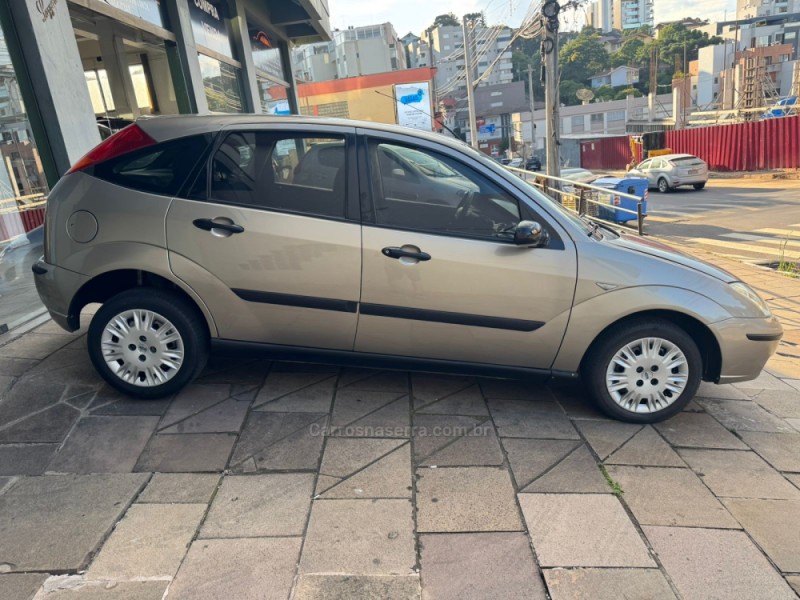 FOCUS 1.6 8V GASOLINA 4P MANUAL - 2004 - GARIBALDI
