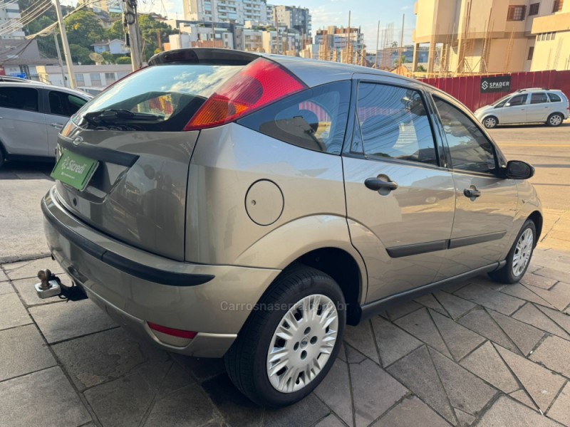 FOCUS 1.6 8V GASOLINA 4P MANUAL - 2004 - GARIBALDI