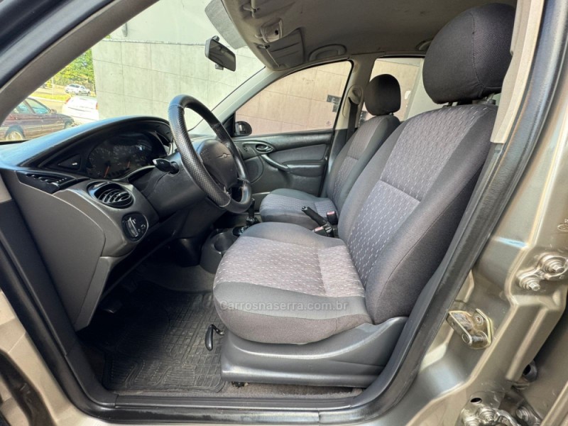 FOCUS 1.6 8V GASOLINA 4P MANUAL - 2004 - GARIBALDI